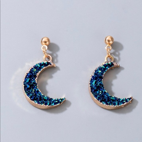 Jewelry - Moon earrings